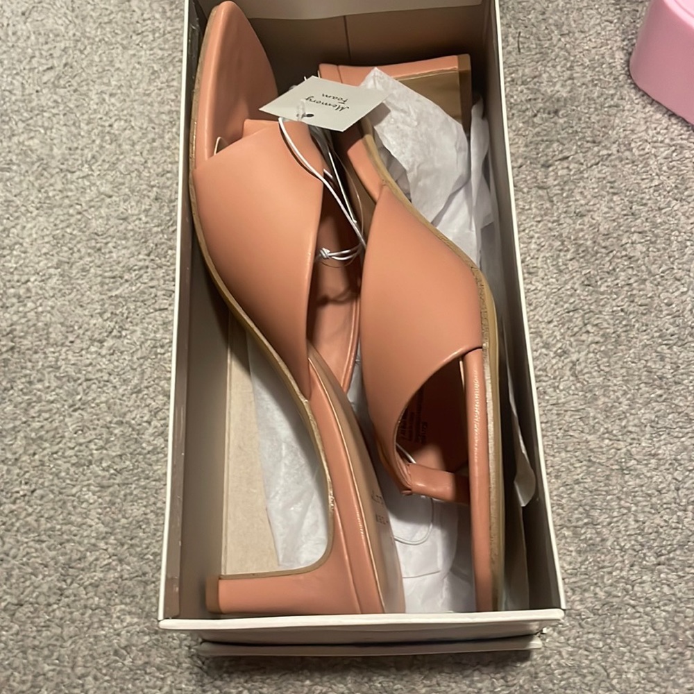 Mini heels